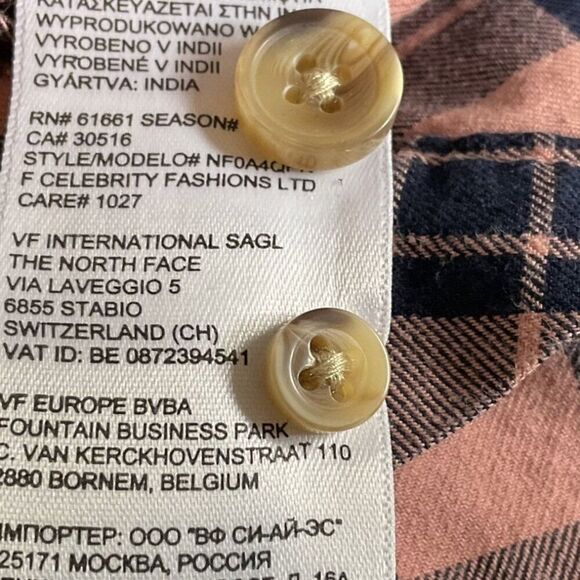 The North Face Men's Medium Plaid Button-Up Long Sleeve Shirt, Navy Blue & Pink - Picture 11 of 12